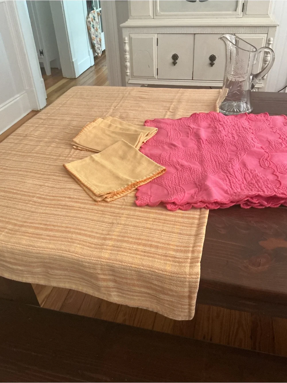 Vintage Tablecloth/Dinner Napkin Set